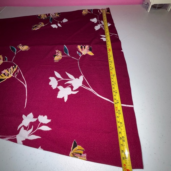 Apt. 9 Maroon Floral V-Neck Blouse - Picture 4 of 8